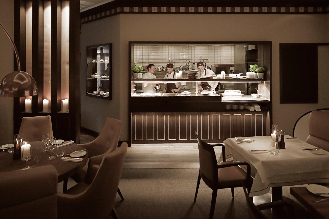 Grand Elysee Hamburg Hamburgo Exterior foto The interior of the restaurant