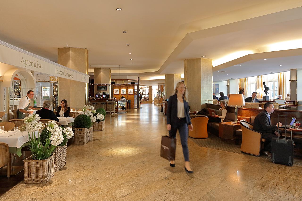 Grand Elysee Hamburg Hamburgo Exterior foto The lobby