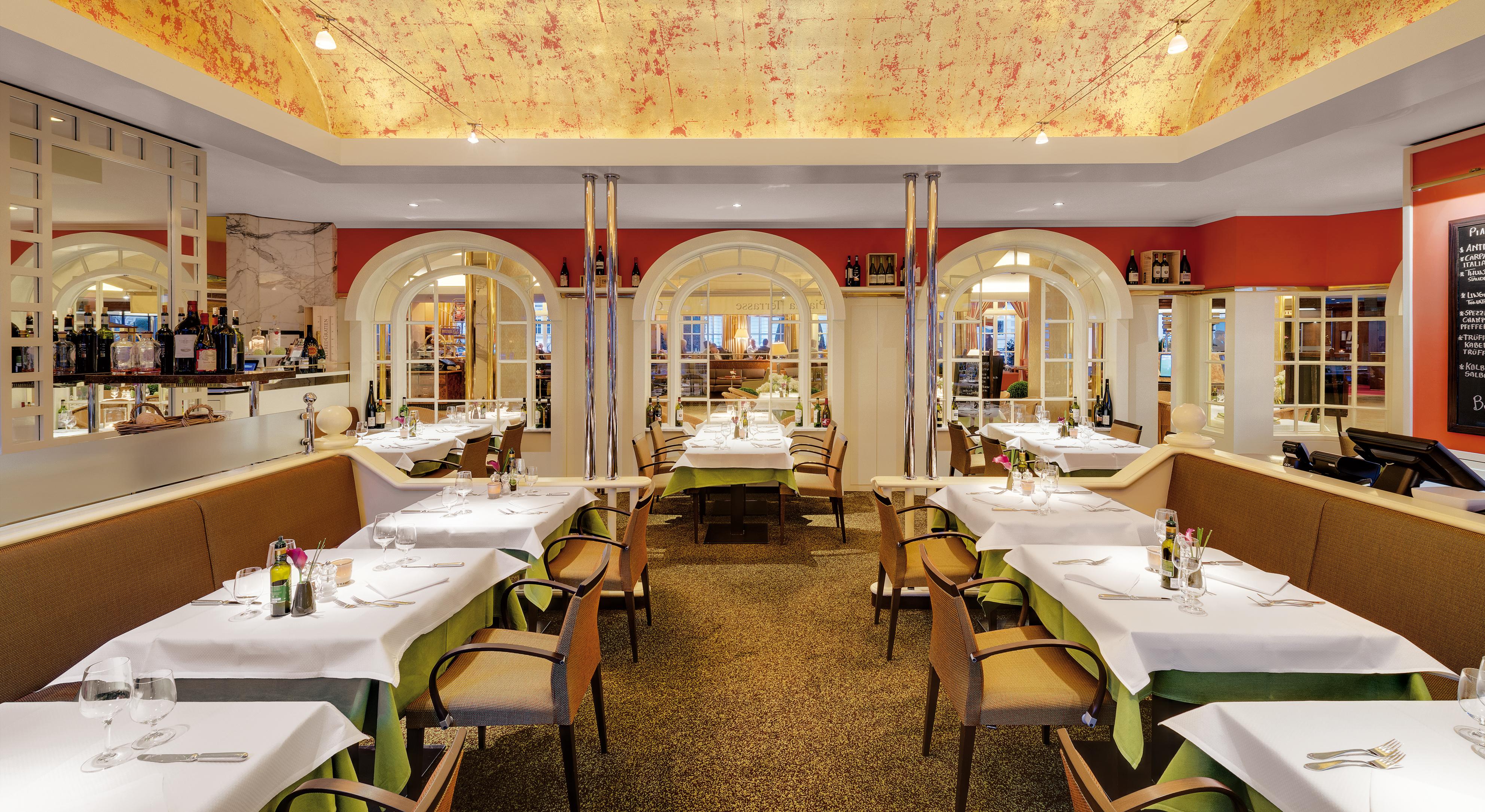 Grand Elysee Hamburg Hamburgo Exterior foto Restaurant "Le Dôme"