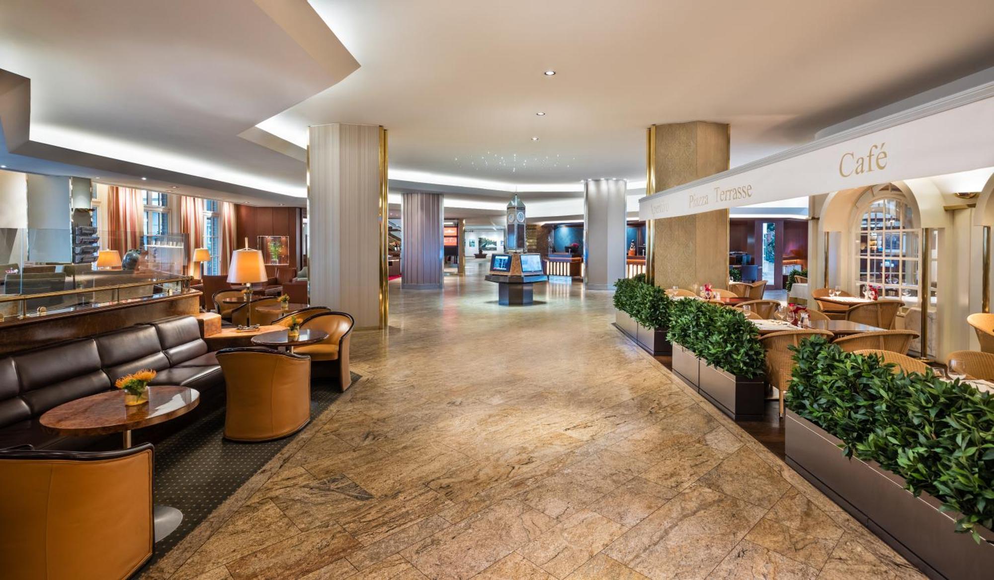 Grand Elysee Hamburg Hamburgo Exterior foto Lobby