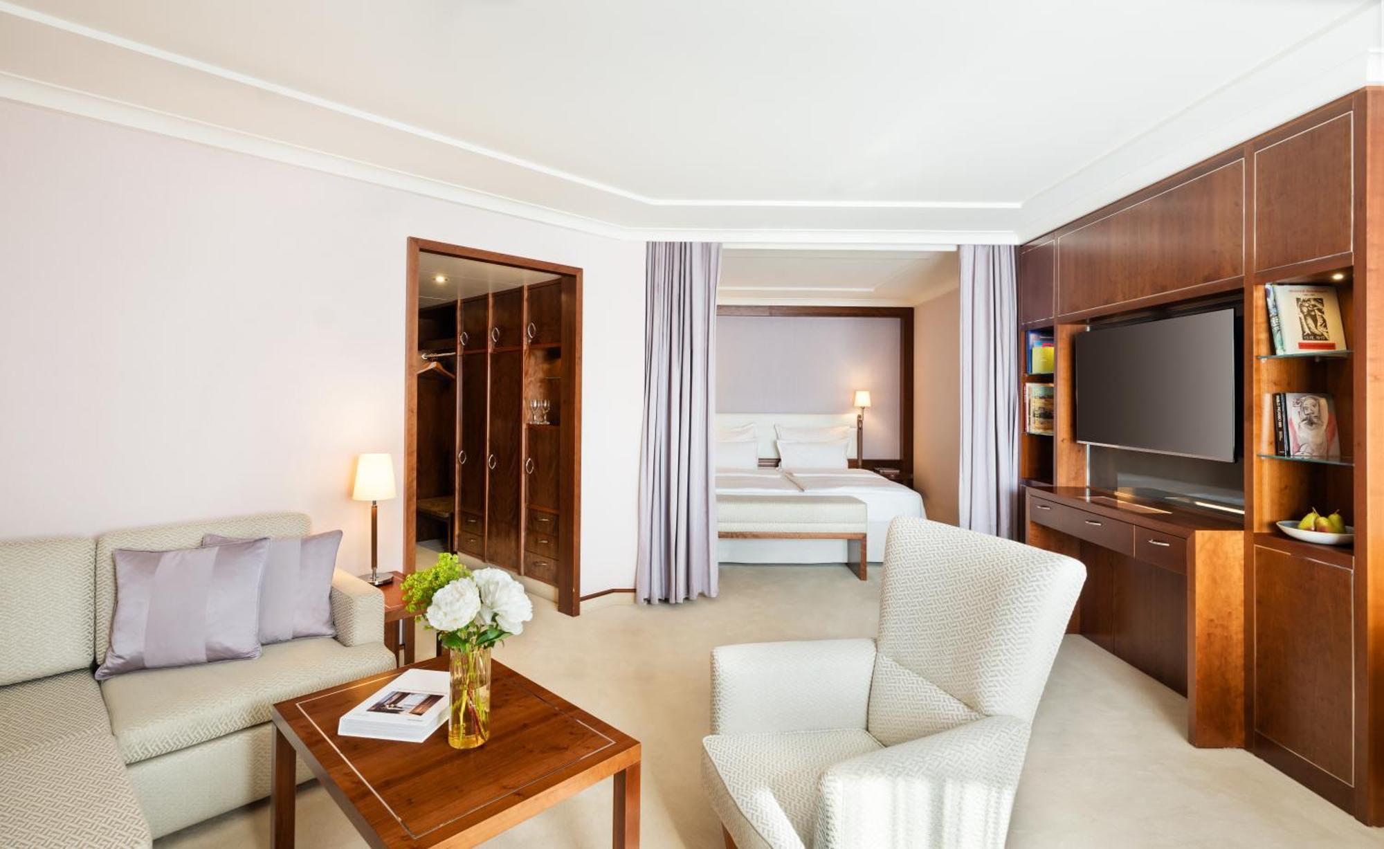 Grand Elysee Hamburg Hamburgo Exterior foto Suite